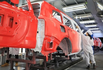 荊門招商捷報頻傳，長城汽車荊門工廠即將下線首批“一定紅”坦克500Hi4-Z，涂裝工程彰顯產業升級新動力